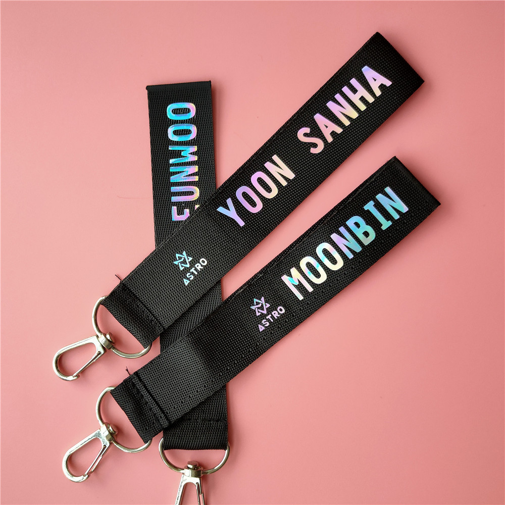 Chaveiro IDOLS ASTRO com Laser - Phone Accessories And Names avaliação e preço